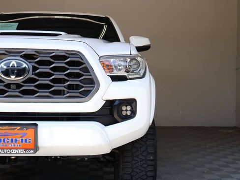 Used 2023 Toyota Tacoma TRD Sport w/ Advanced Technology Package AWD/4WD image 5