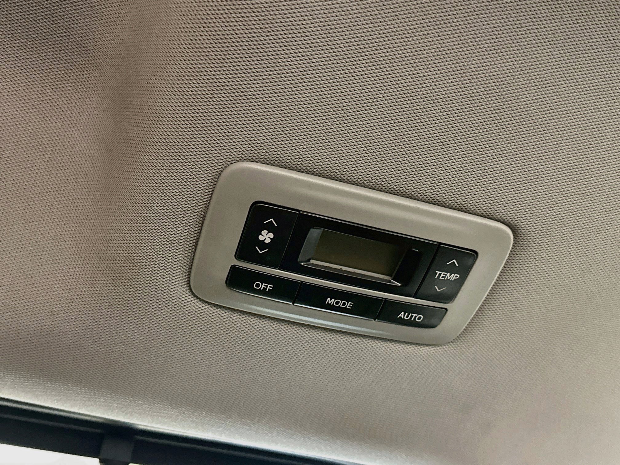 Used 2016 Toyota Sienna XLE w/ XLE Navigation Package FWD image 29