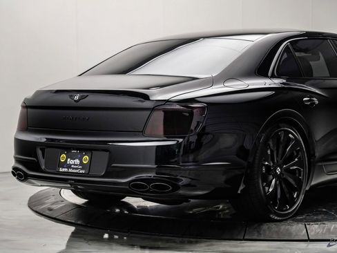 Used 2022 Bentley Flying Spur V8 AWD/4WD image 18
