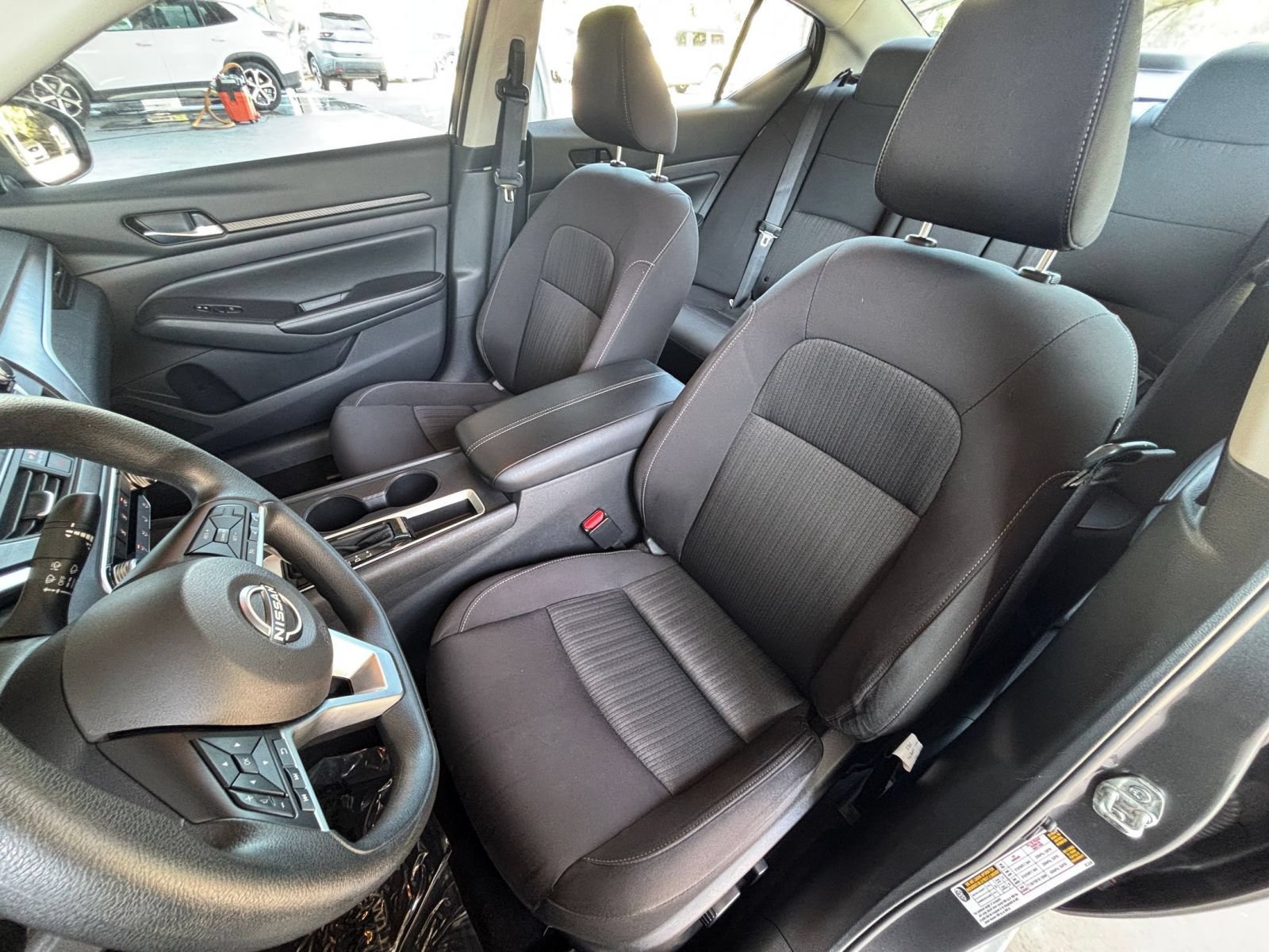 Used 2025 Nissan Altima 2.5 SV FWD image 35
