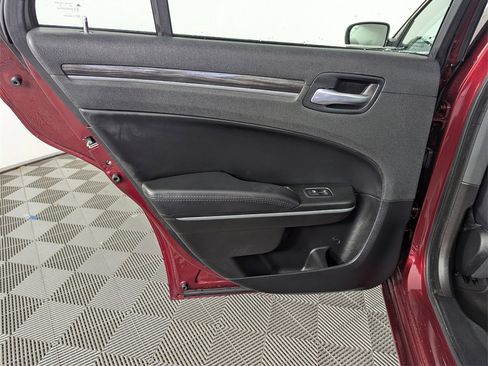 Used 2022 Chrysler 300 Touring image 26