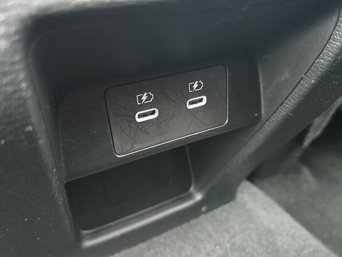 Used 2025 Mitsubishi Outlander SE FWD image 33