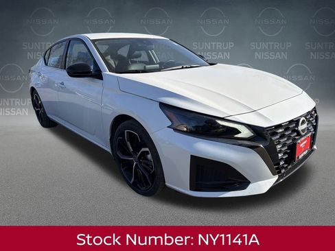 New 2025 Nissan Altima 2.5 SR image 9