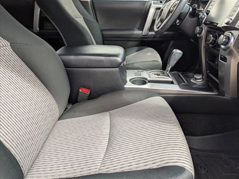 Used 2022 Toyota 4Runner SR5 AWD/4WD image 20