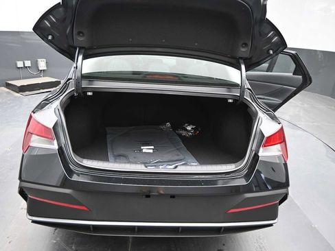 New 2026 Hyundai Elantra SEL Sport FWD image 14