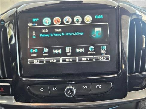 Used 2019 Chevrolet Traverse LT w/ LT Premium Package FWD image 9