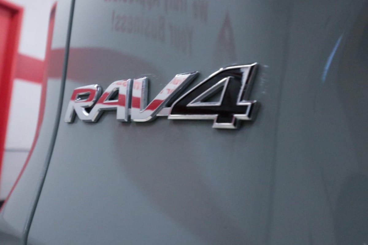 Used 2022 Toyota RAV4 XLE w/ Convenience Package FWD image 30