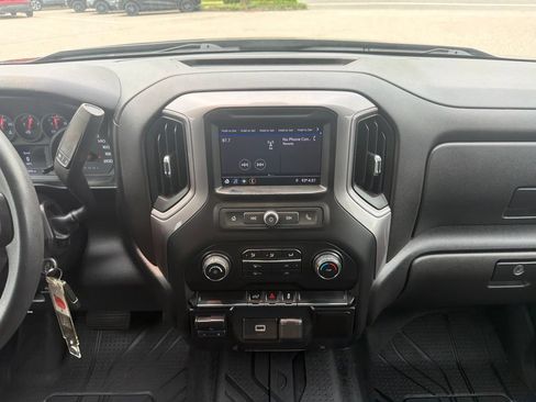 Certified 2020 Chevrolet Silverado 1500 Custom w/ Custom Value Package AWD/4WD image 20
