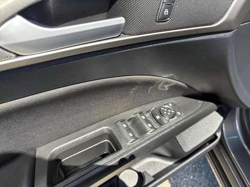 Used 2019 Ford Fusion SE FWD image 13