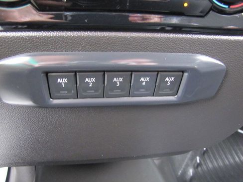 Used 2024 Chevrolet Silverado 2500 LT w/ Convenience Package AWD/4WD image 42