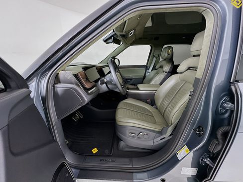 Used 2023 Rivian R1T Adventure AWD/4WD image 22