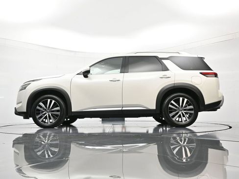 Certified 2023 Nissan Pathfinder Platinum image 46