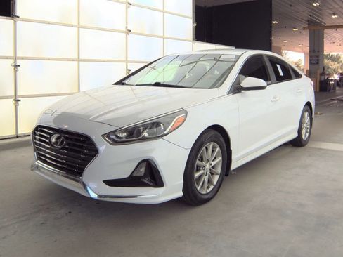 Used 2019 Hyundai Sonata SE w/ Winter Weather Package FWD image 2