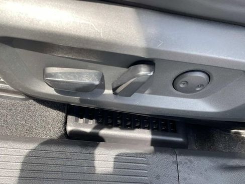 Used 2022 Nissan Rogue SV w/ SV Premium Package FWD image 13