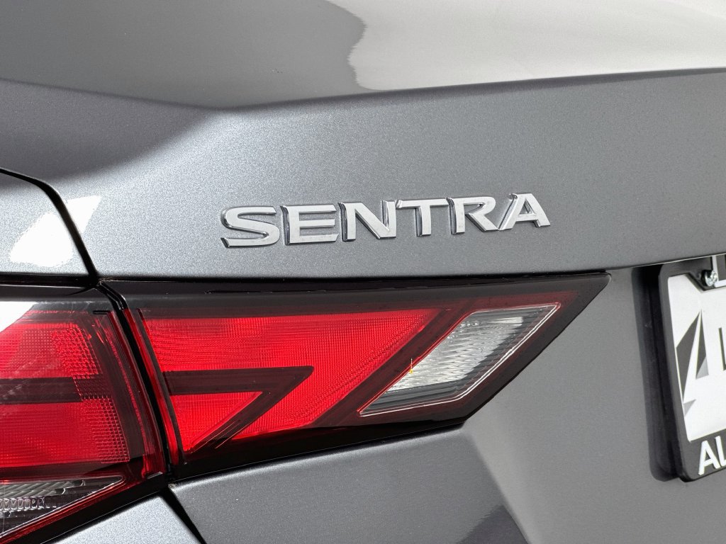 Used 2025 Nissan Sentra S FWD image 11
