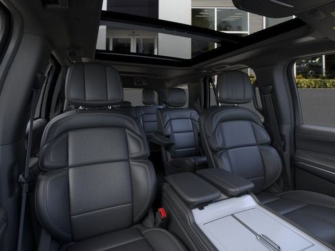 New 2026 Lincoln Navigator Reserve w/ Jet Appearance Package AWD/4WD image 10