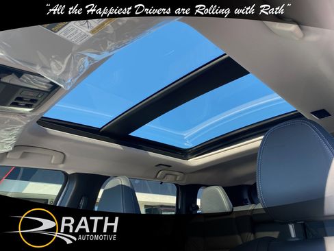 New 2025 Mitsubishi Outlander SEL image 17