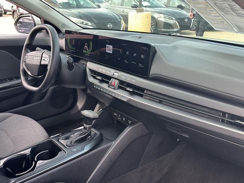 Used 2025 Kia K4 FWD image 31