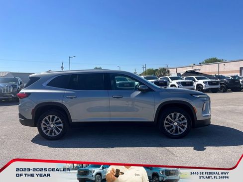 New 2026 Buick Enclave Preferred image 8