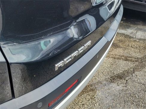 Used 2018 GMC Acadia SLT image 5