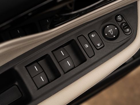 Used 2025 Honda Odyssey Elite image 39