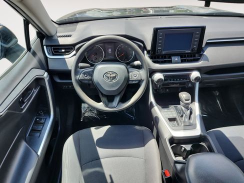 Used 2021 Toyota RAV4 LE AWD/4WD image 11