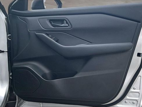 Used 2024 Nissan Rogue S image 26