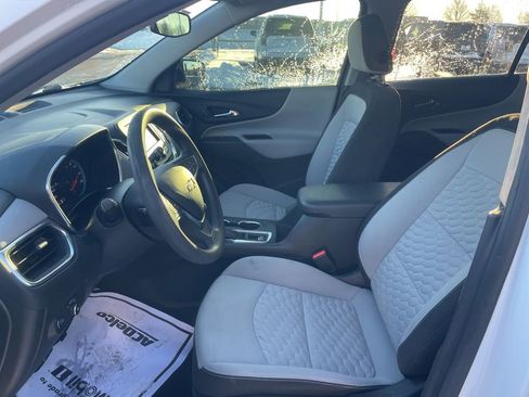 Used 2021 Chevrolet Equinox LS w/ LS Convenience Package image 16