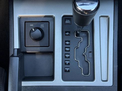 Used 2011 Dodge Nitro Heat w/ Popular Equipment Group image 30