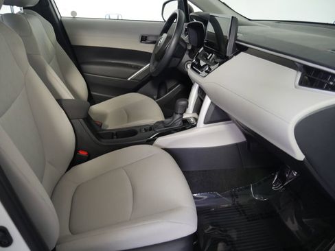 Used 2024 Toyota Corolla Cross L AWD/4WD image 6