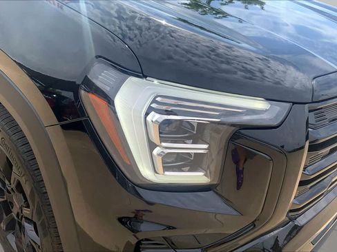 Used 2026 GMC Terrain Elevation w/ Elevation Premium Package FWD image 27