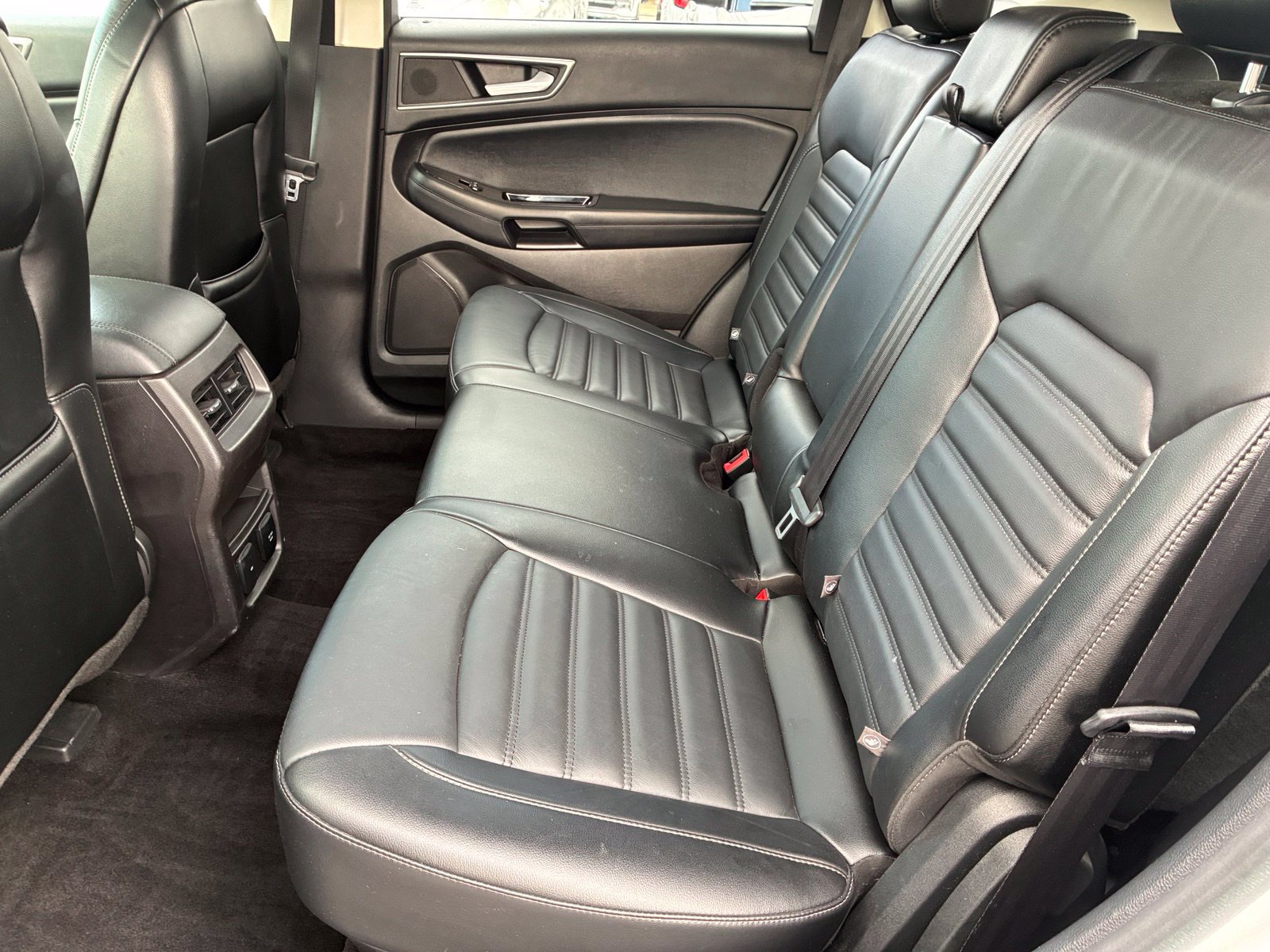 Used 2016 Ford Edge SEL w/ Equipment Group 201A AWD/4WD image 16