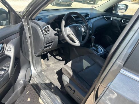 Used 2015 Nissan Rogue SV AWD/4WD image 2
