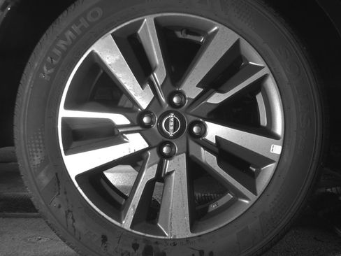 Used 2025 Nissan Versa SV image 15