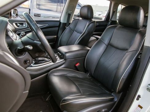 Used 2019 INFINITI QX60 Luxe w/ Essential Package image 14