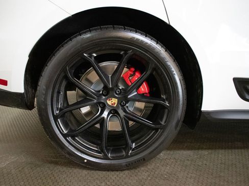 New 2026 Porsche Macan GTS image 16