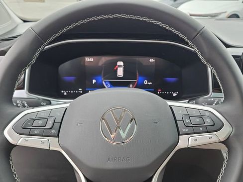 New 2026 Volkswagen Taos SE FWD image 22