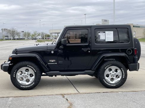 Used 2015 Jeep Wrangler Sahara AWD/4WD image 2