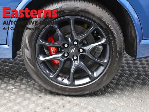 Used 2024 Dodge Durango R/T w/ Tow 'N Go Package AWD/4WD image 8