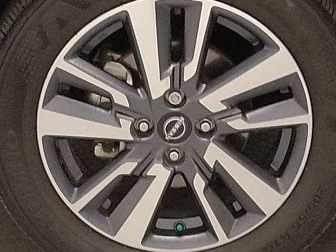 Used 2025 Nissan Versa SV w/ Trunk Package image 31