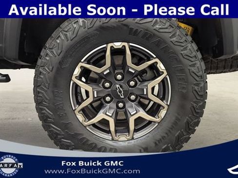 Certified 2024 Chevrolet Colorado ZR2 w/ ZR2 Convenience Package III AWD/4WD image 34