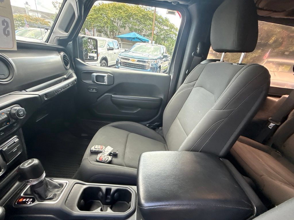 Used 2021 Jeep Wrangler Sport AWD/4WD image 14