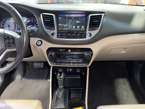 Used 2016 Hyundai Tucson Limited w/ Option Group 03 FWD image 21