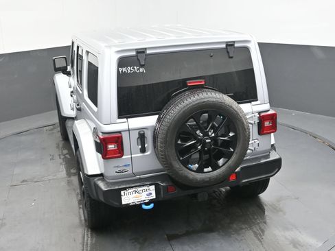 Used 2023 Jeep Wrangler Unlimited Sahara w/ Cold Weather Group AWD/4WD image 36