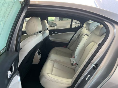 Used 2025 Genesis G70 2.5T image 25