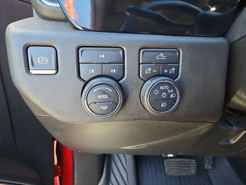 Used 2024 Chevrolet Silverado 2500 LT AWD/4WD image 26