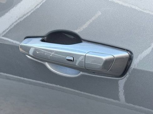 Used 2025 Chevrolet Equinox LT FWD image 10