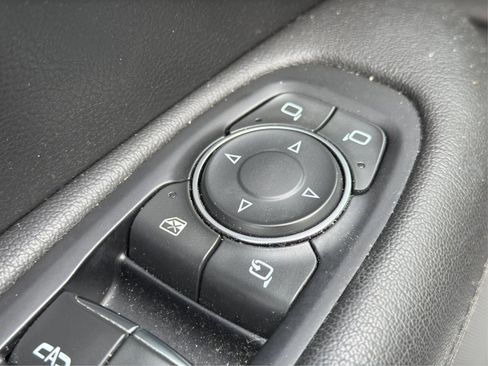 Used 2018 Cadillac XT5 Luxury w/ Driver Awareness Package image 33