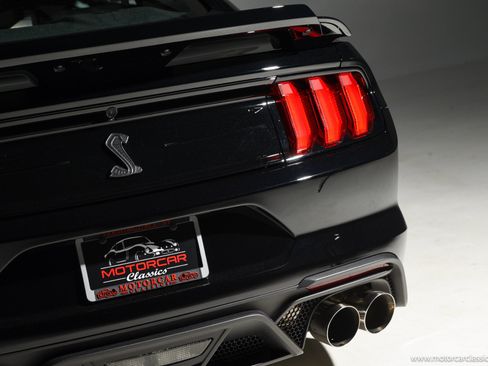 Used 2020 Ford Mustang Shelby GT500 w/ Technology Package RWD image 16