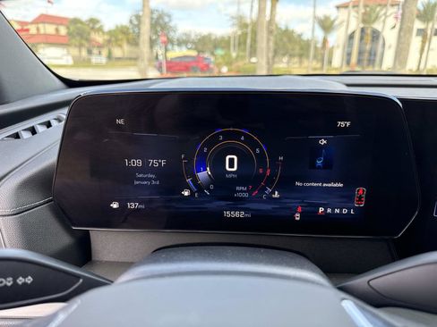 Used 2025 Chevrolet Traverse LT image 33